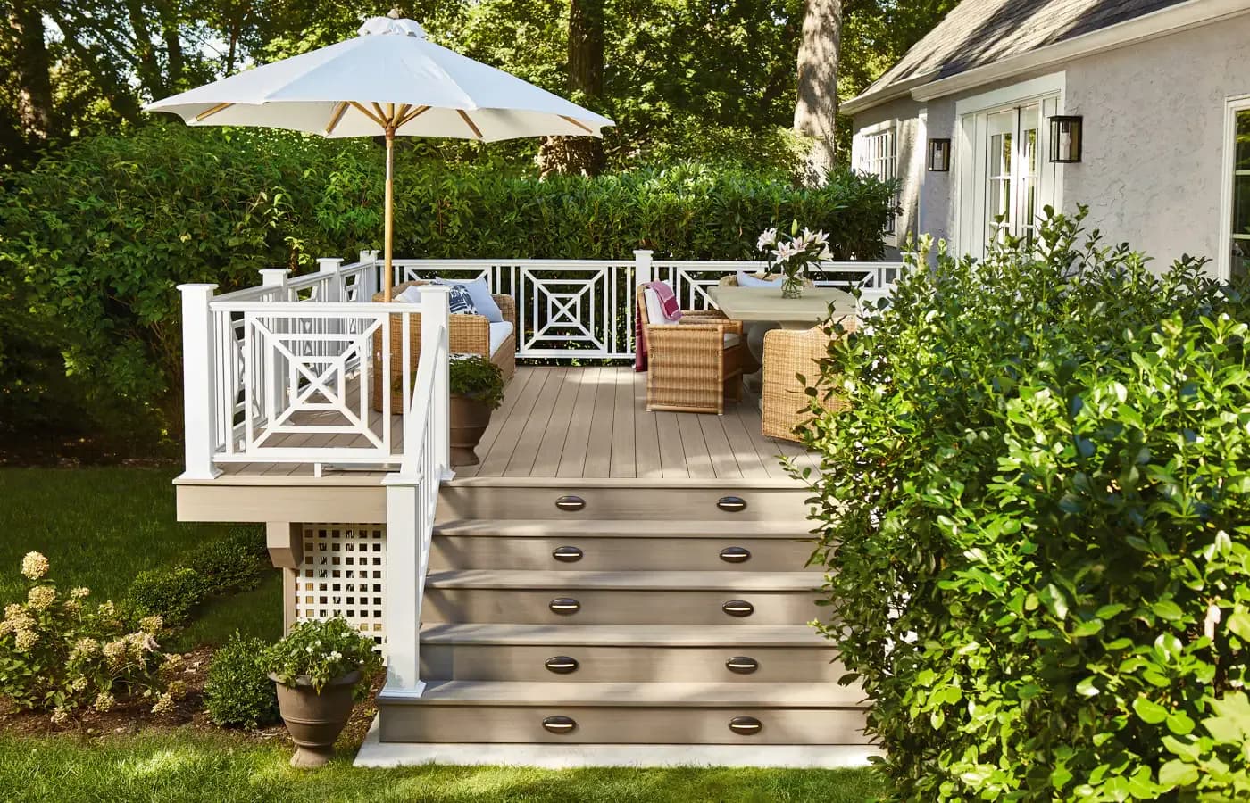 2TimberTech-Inspiration-Advanced-PVC-Vintage-Coastline-Decking-Mary-Kate-gallery